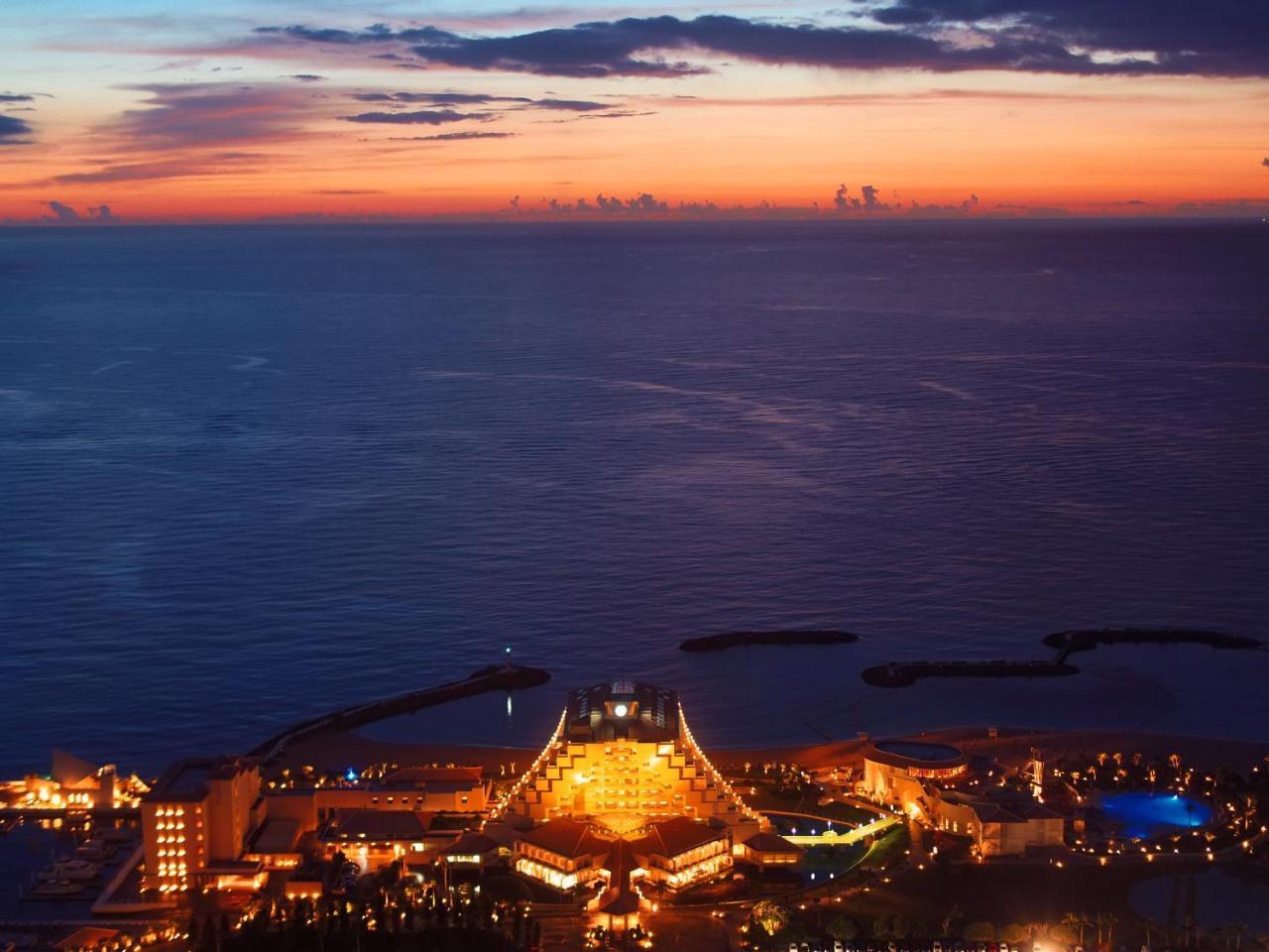 Sheraton Okinawa Sunmarina Resort Onna Exterior foto