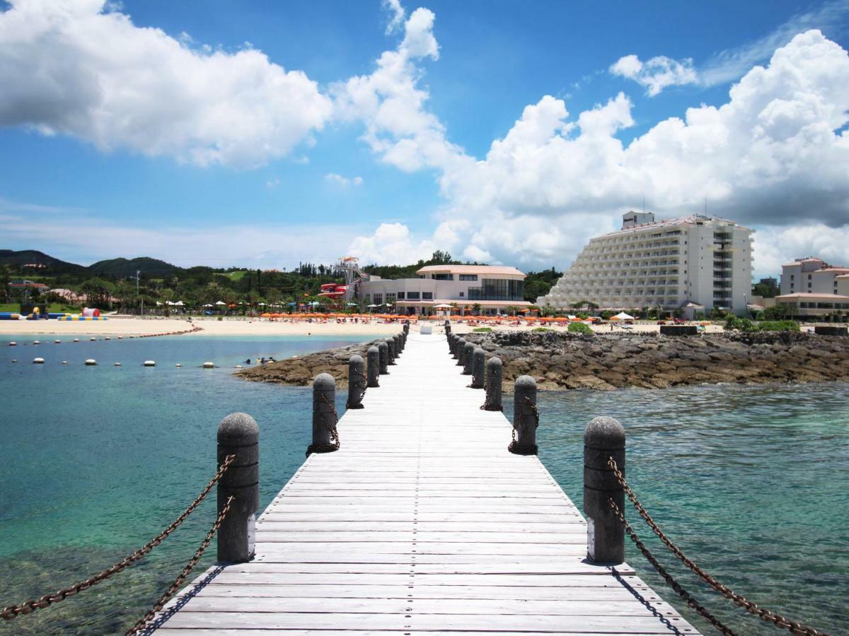 Sheraton Okinawa Sunmarina Resort Onna Exterior foto
