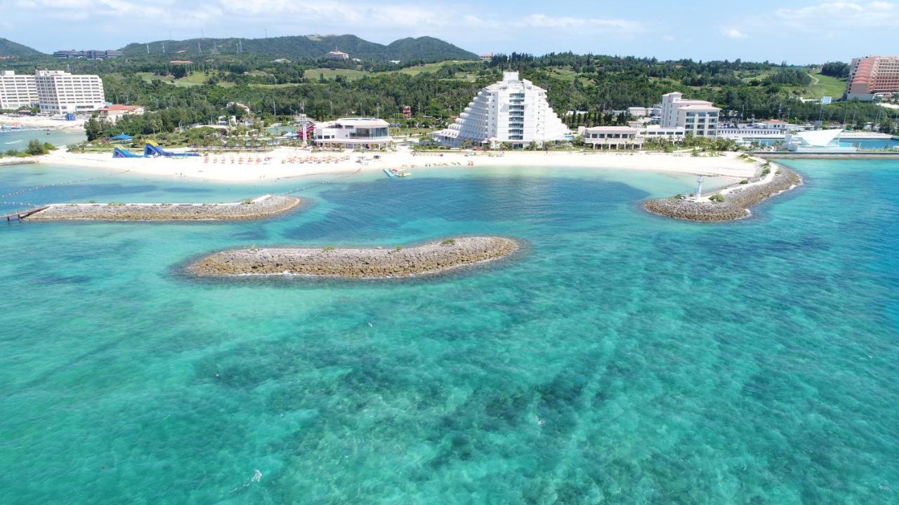 Sheraton Okinawa Sunmarina Resort Onna Exterior foto